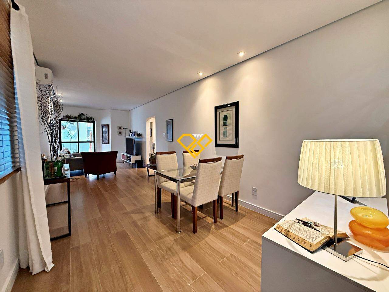 Apartamento à venda no Embaré: Sala