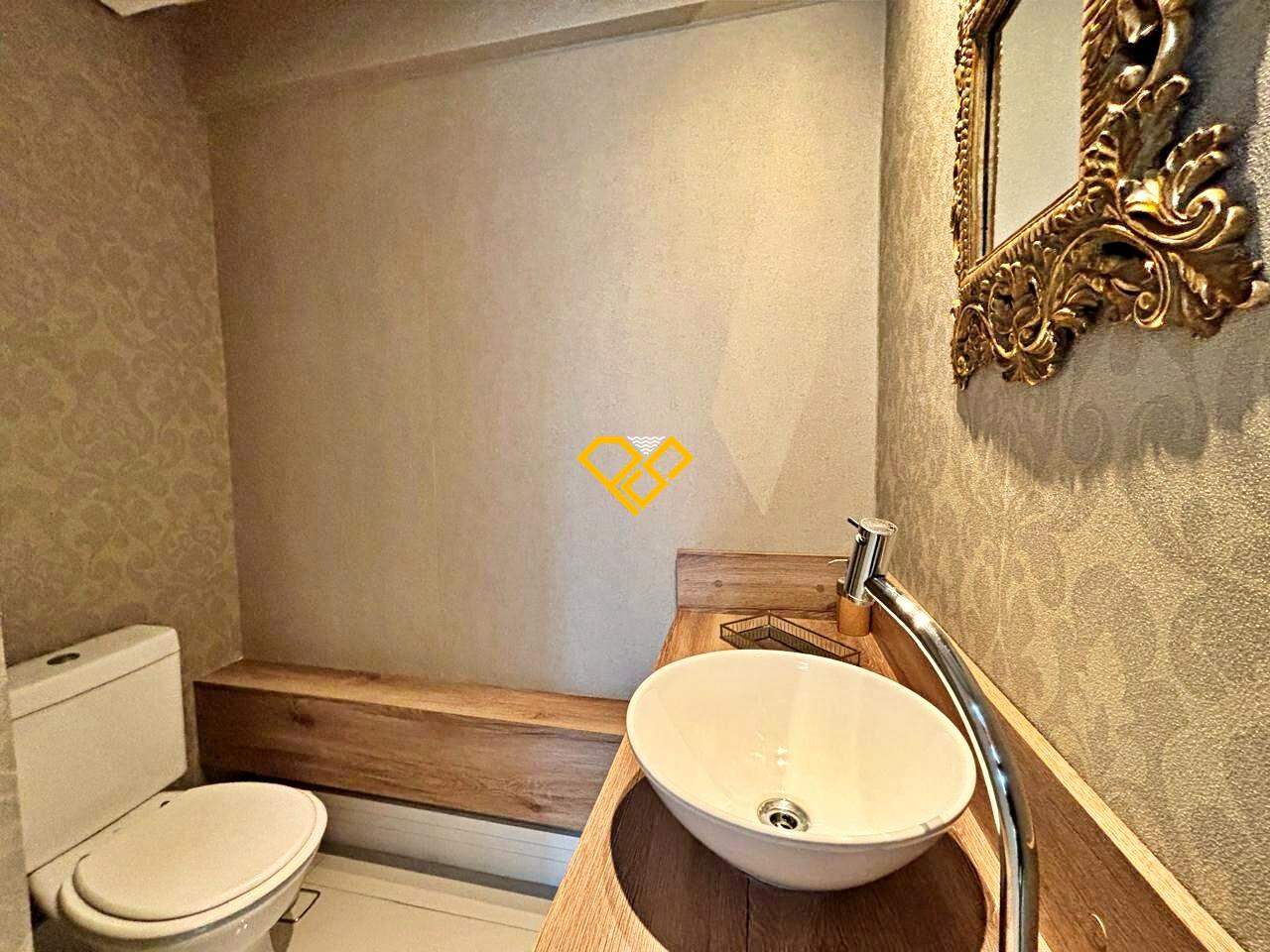 Apartamento à venda no Embaré: Lavabo