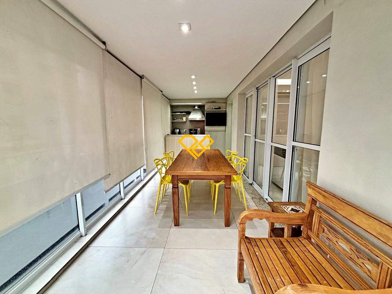 Apartamento à venda no Embaré: Varanda