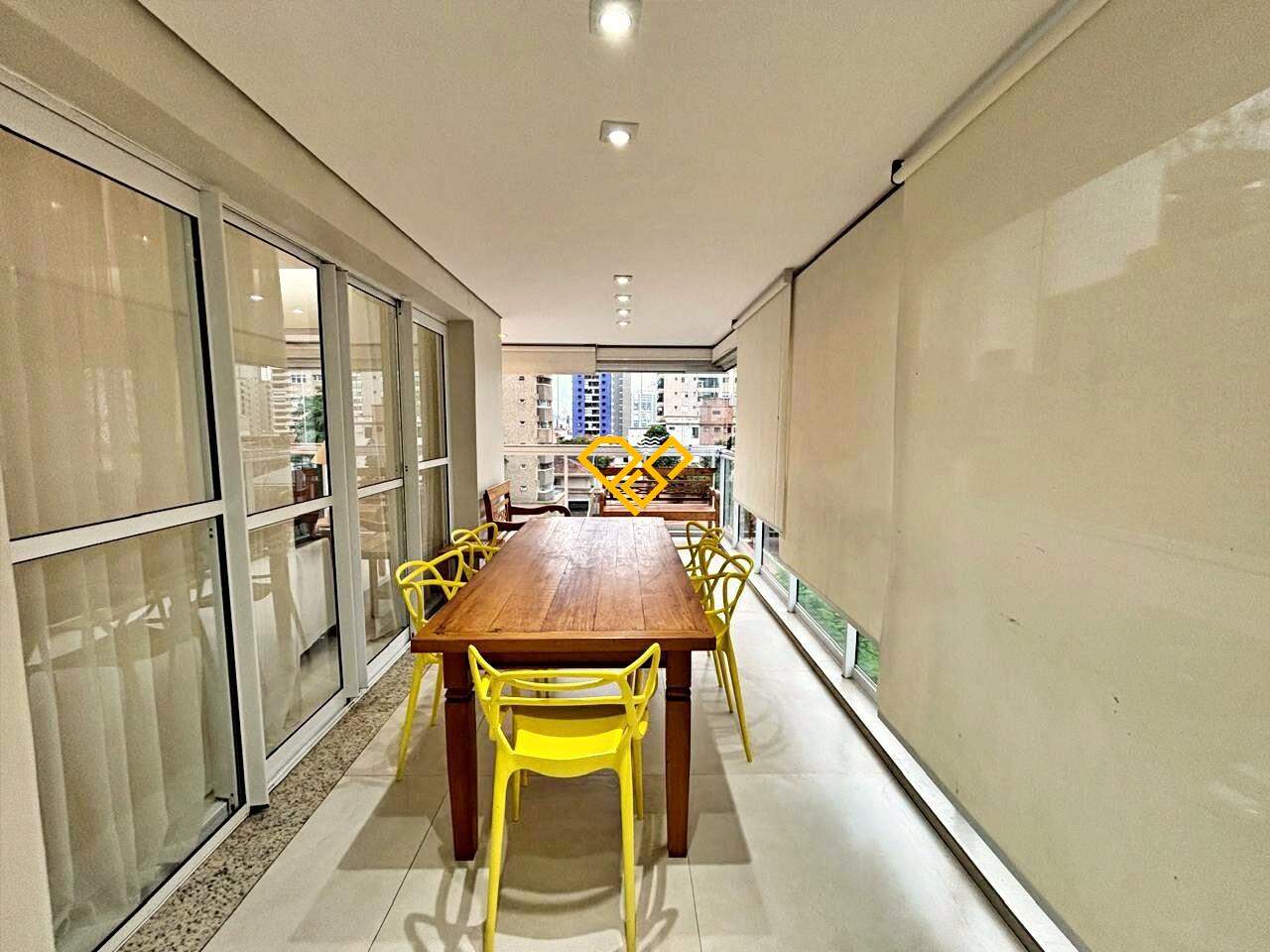 Apartamento à venda no Embaré: Varanda