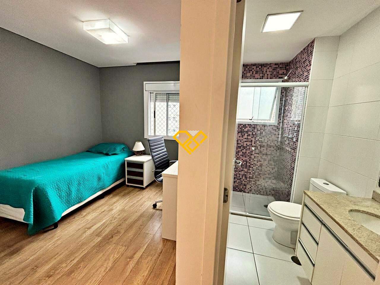Apartamento à venda no Embaré: Suíte 1