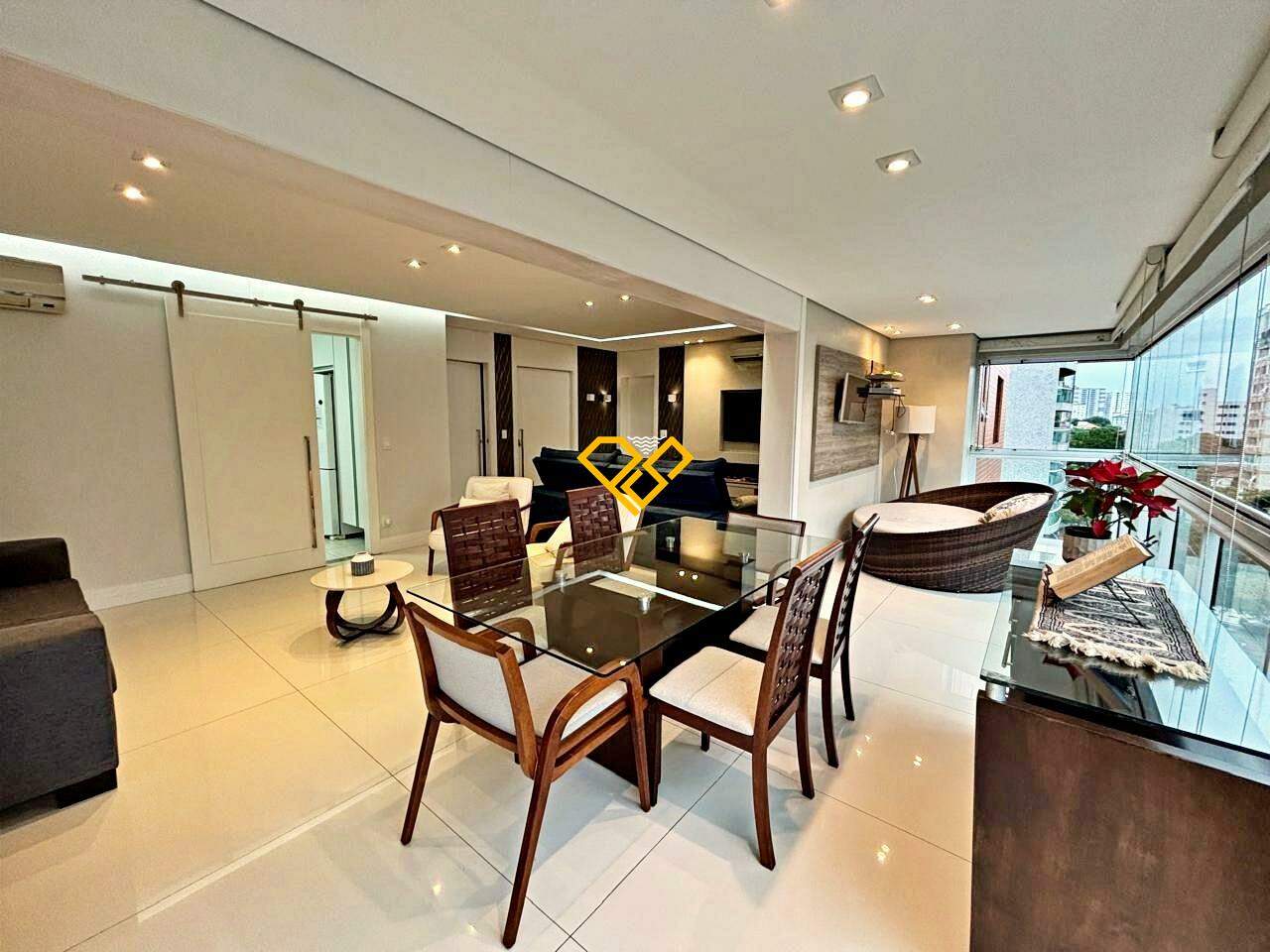 Apartamento à venda no Embaré: Varanda