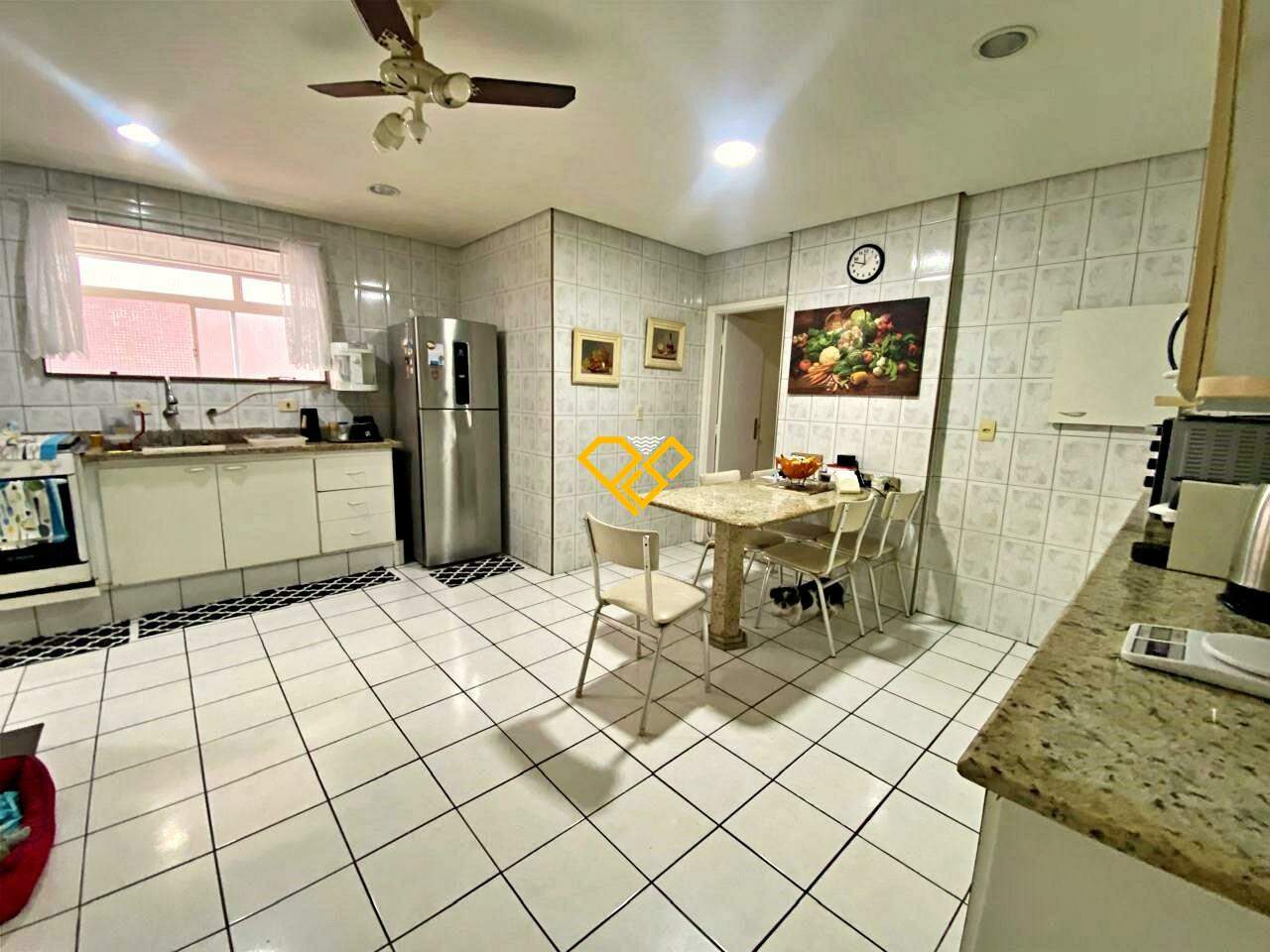 Apartamento à venda no Gonzaga: Cozinha