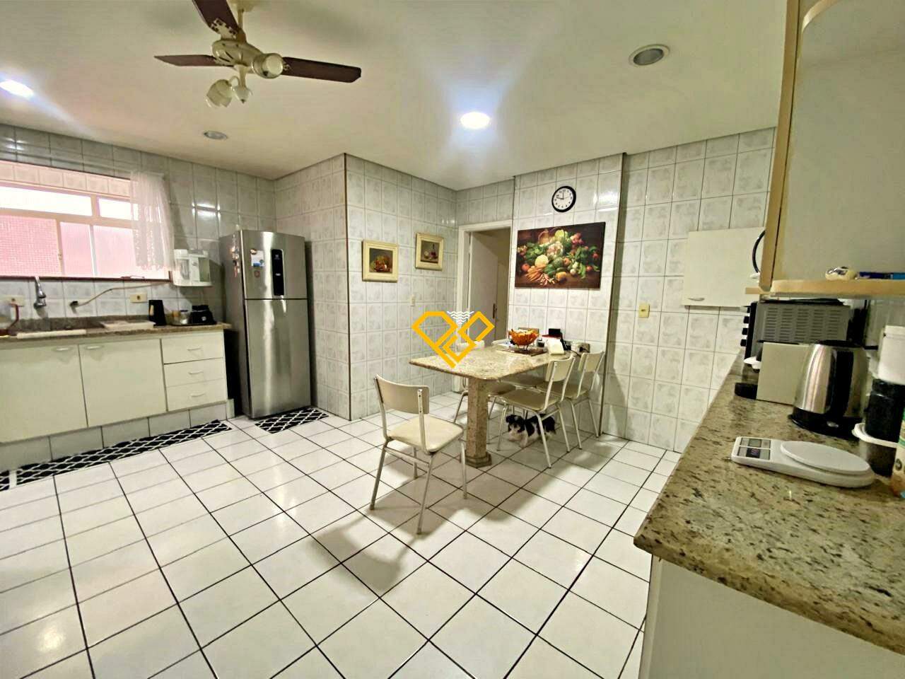 Apartamento à venda no Gonzaga: Cozinha