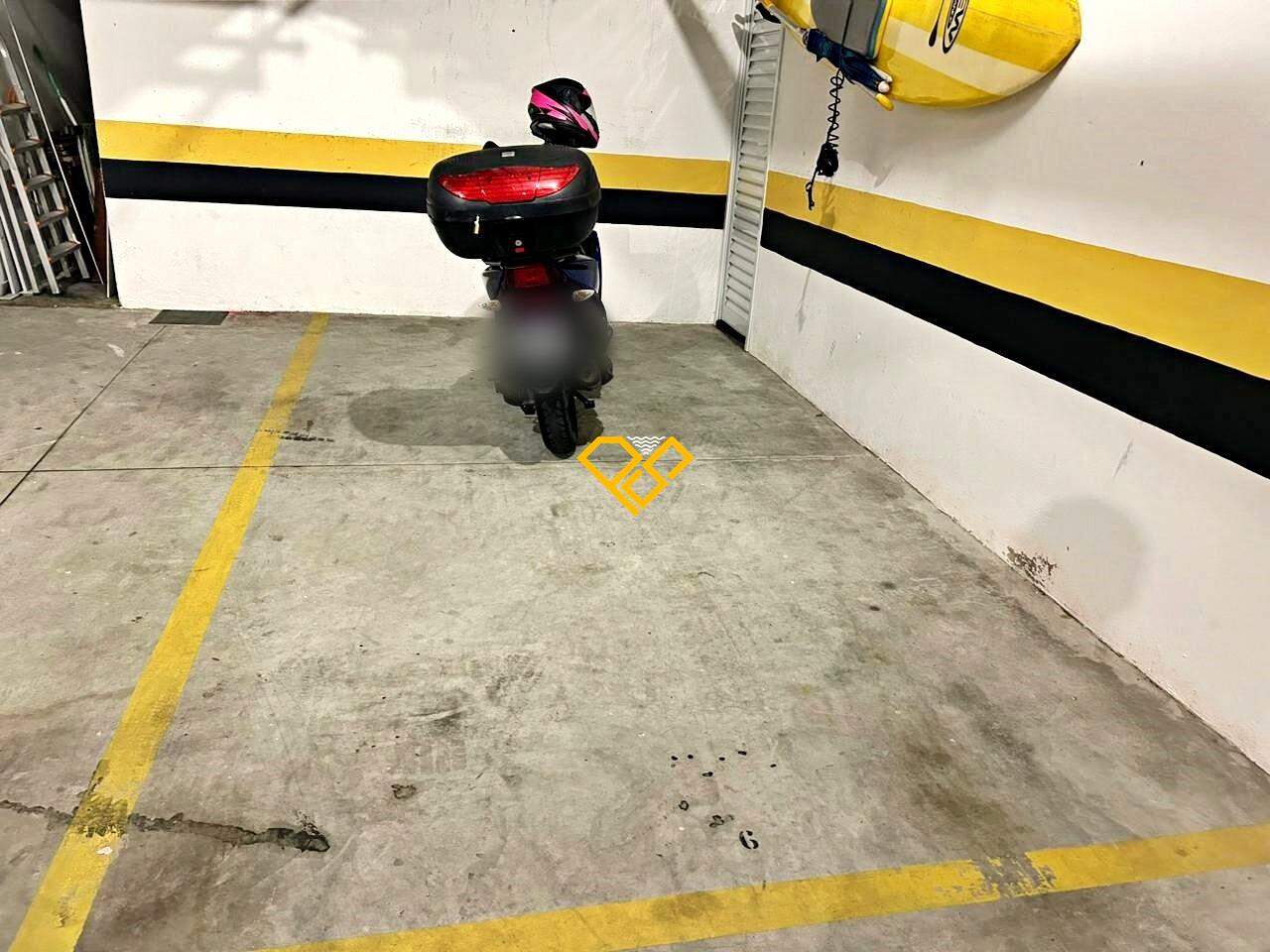 Apartamento para aluguel no Embaré: Garagem