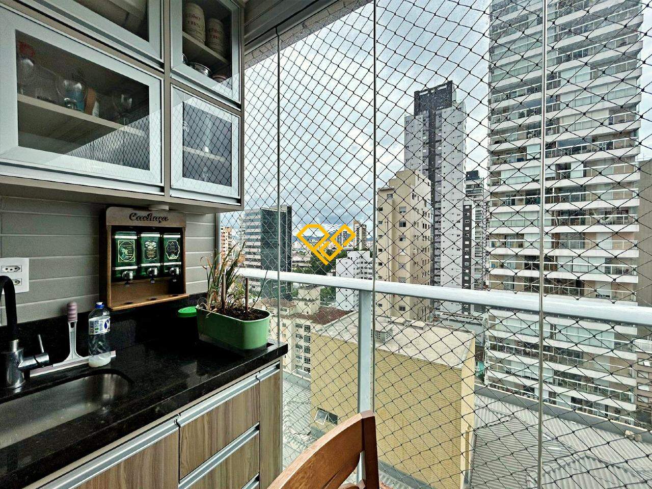 Apartamento para aluguel no Embaré: Varanda