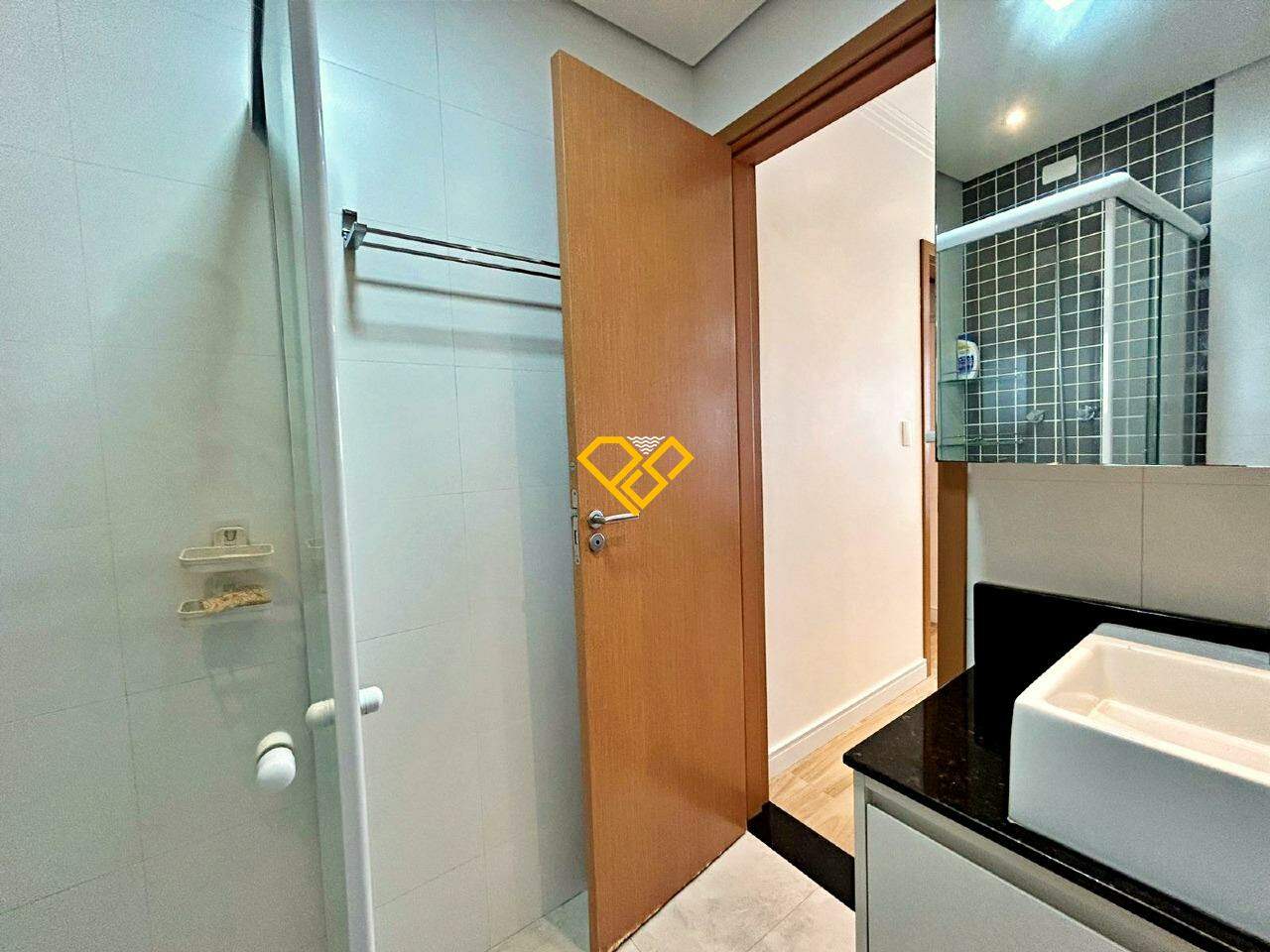 Apartamento para aluguel no Embaré: Wc suíte 1