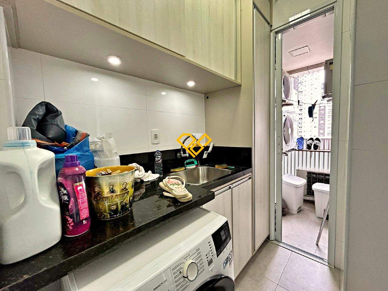 Apartamento para aluguel no Embaré: Área de serviço
