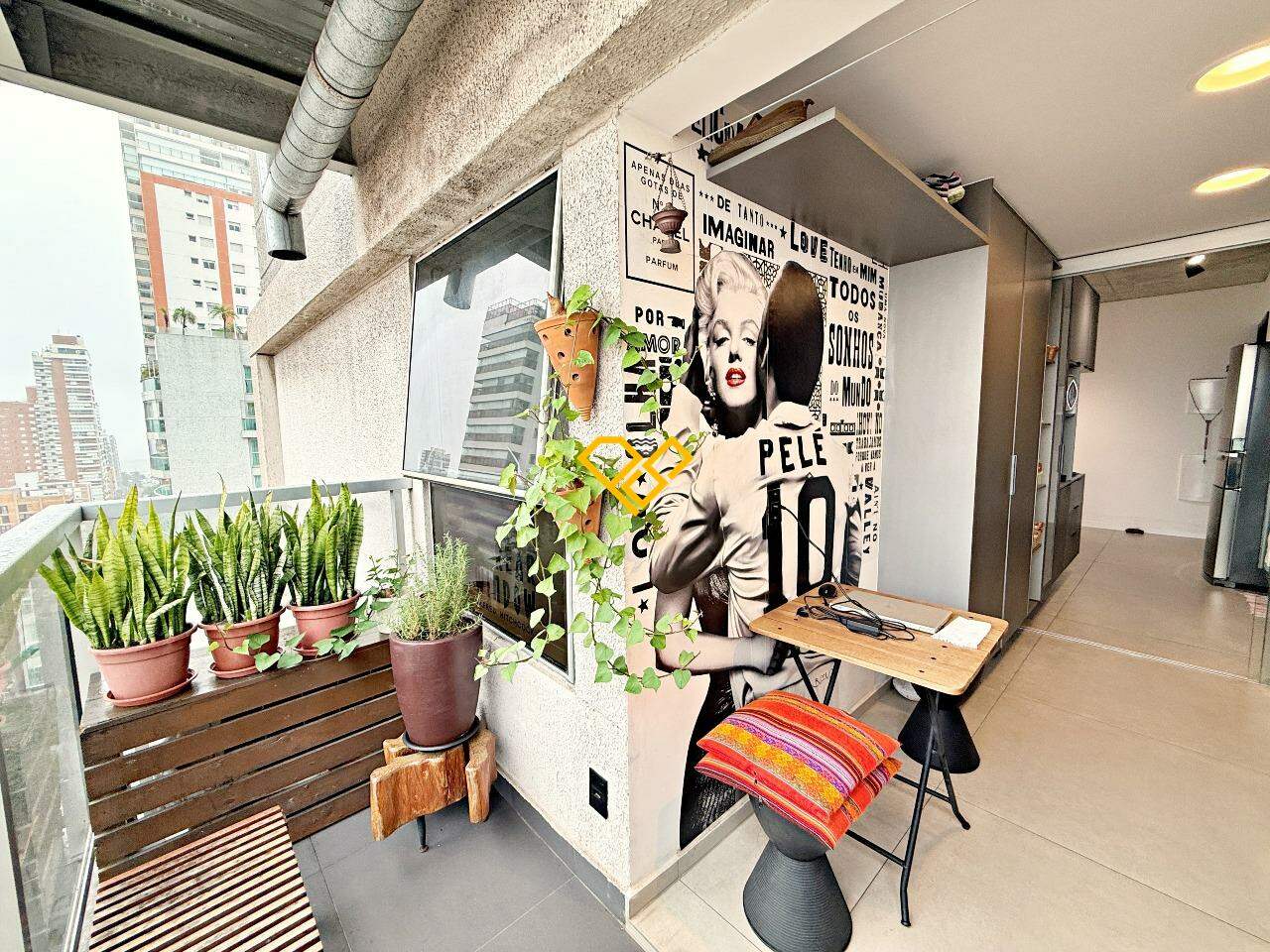 Apartamento à venda no Embaré: Varanda