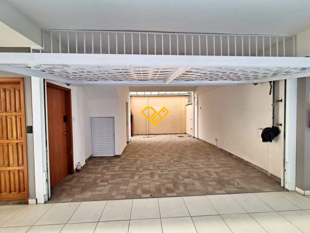 Casa à venda no Macuco: Garagem