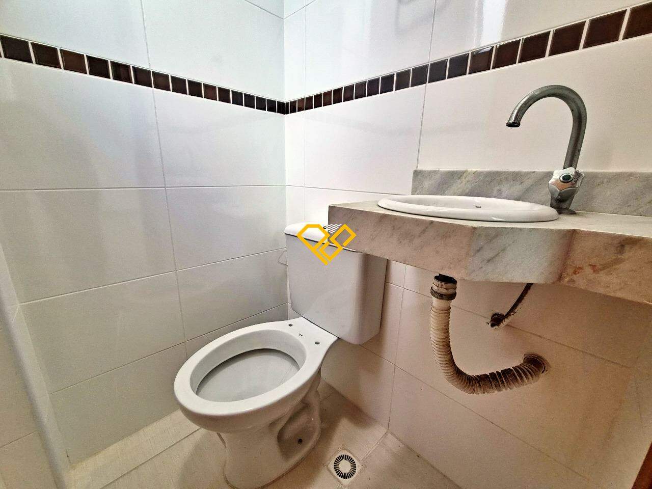 Casa à venda no Macuco: Lavabo