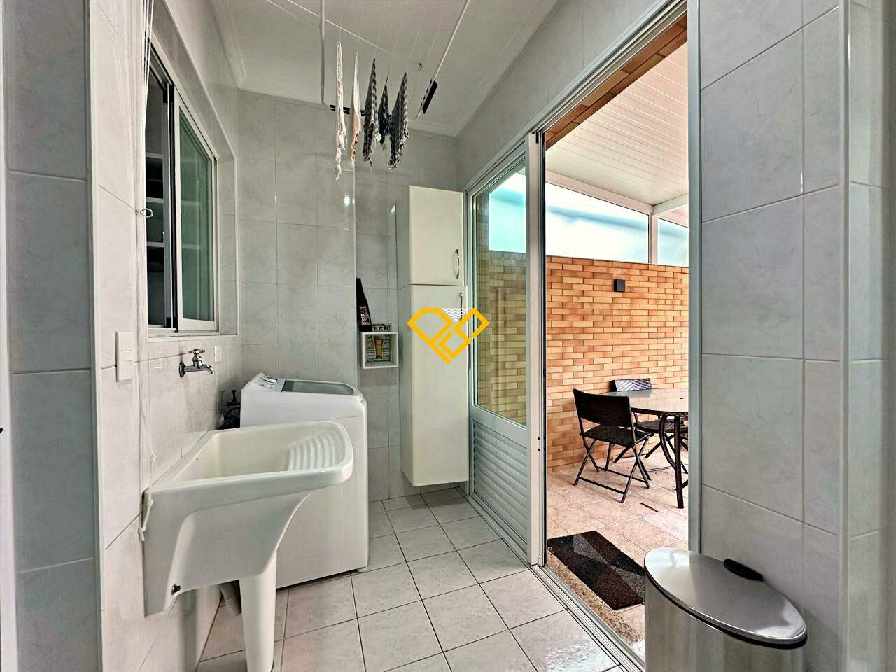 Garden à venda no Gonzaga: Área de serviço