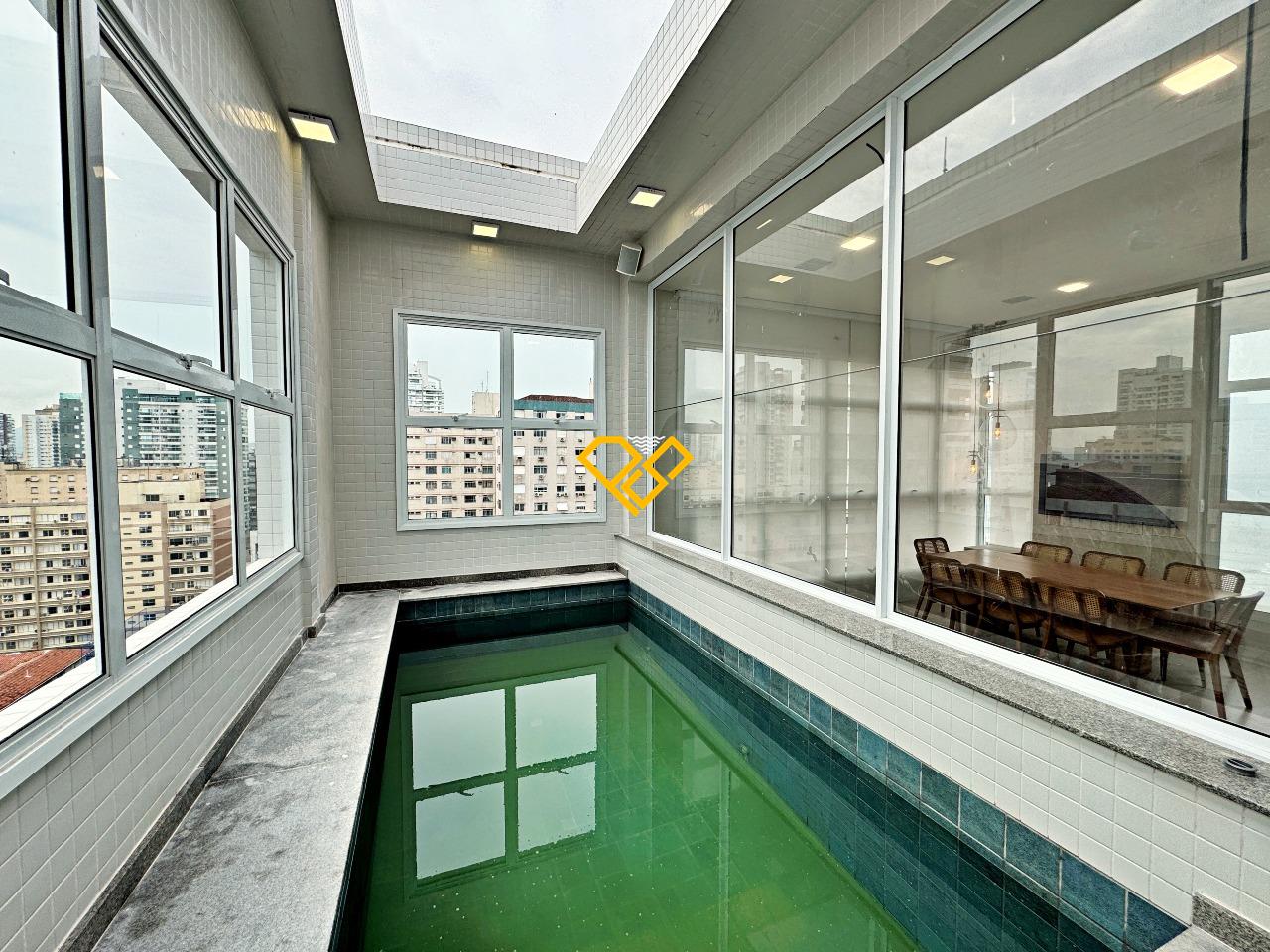 Cobertura para aluguel no Embaré: Piscina - 2° piso