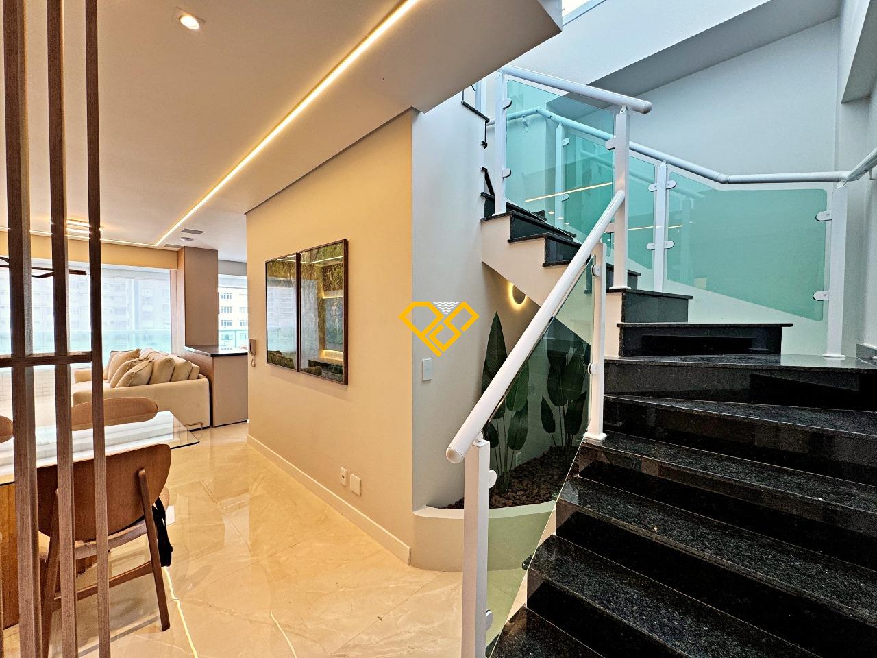 Cobertura para aluguel no Embaré: Acesso ao 2° piso