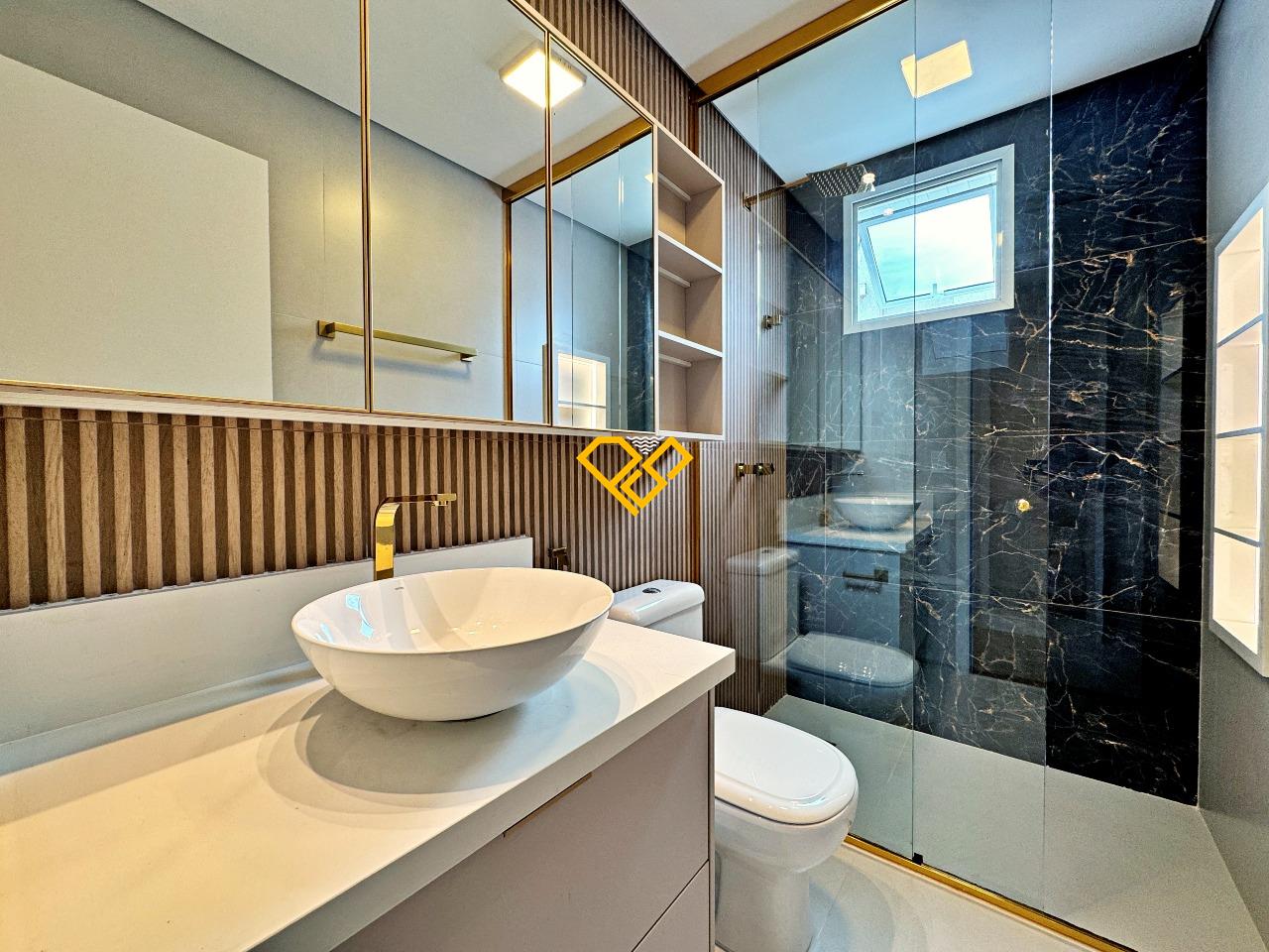 Cobertura para aluguel no Embaré: Wc suíte 1 master