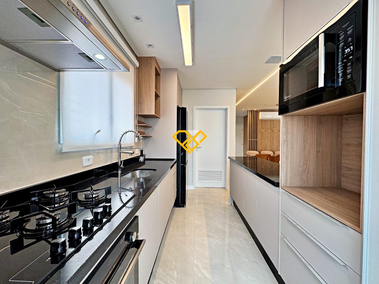 Cobertura para aluguel no Embaré: Espaço gourmet com churrasqueira - 2° piso