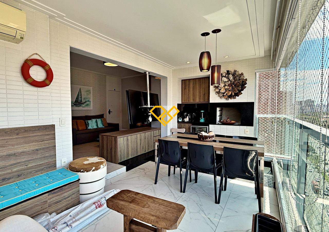 Apartamento para aluguel no José Menino: Varanda com churrasqueira