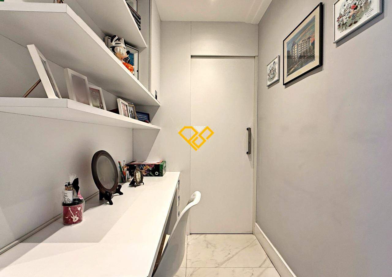 Apartamento para aluguel no José Menino: Escritório