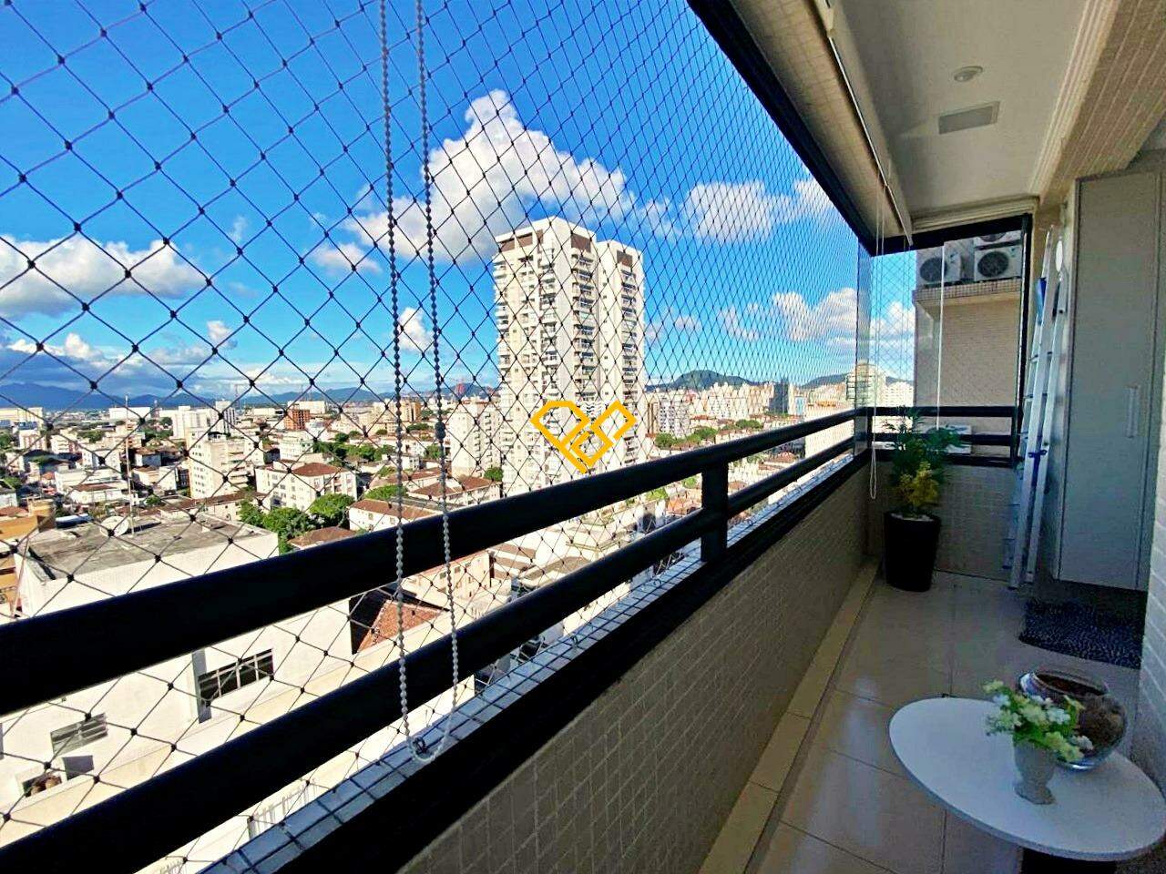 Apartamento à venda no Embaré: Varanda