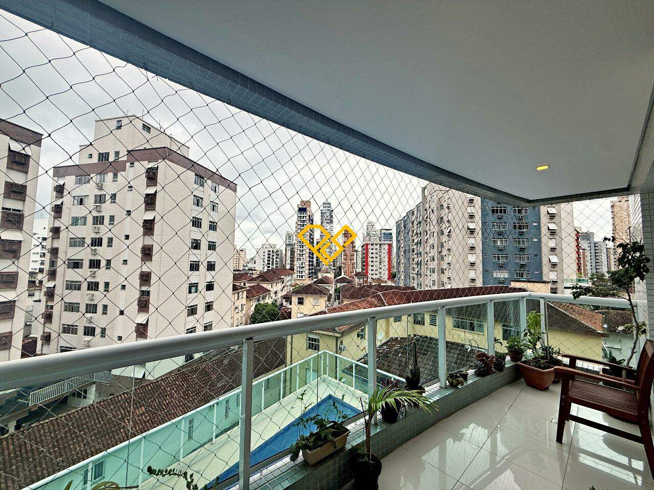 Apartamento à venda no Gonzaga: Varanda com churrasqueira