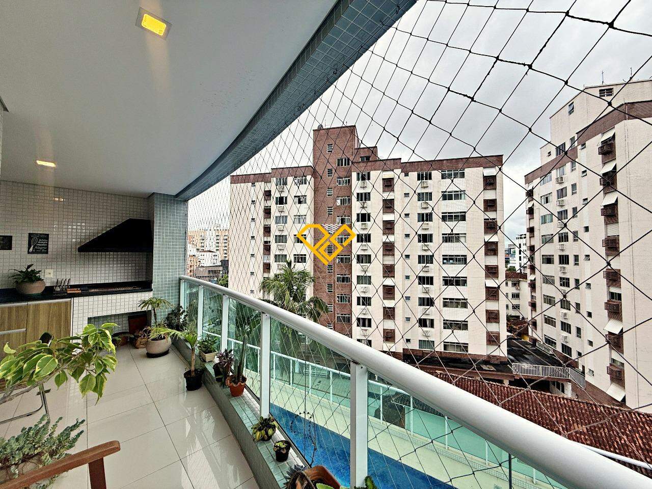 Apartamento à venda no Gonzaga: Varanda com churrasqueira
