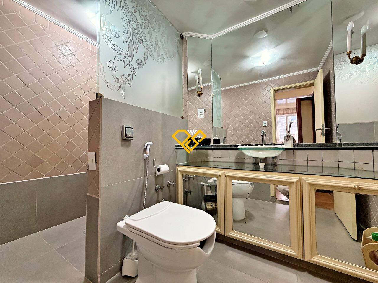 Apartamento à venda no José Menino: Wc suíte