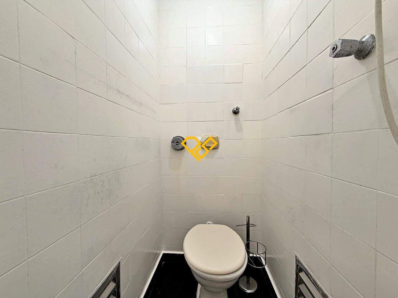 Apartamento à venda no José Menino: Wc de serviço