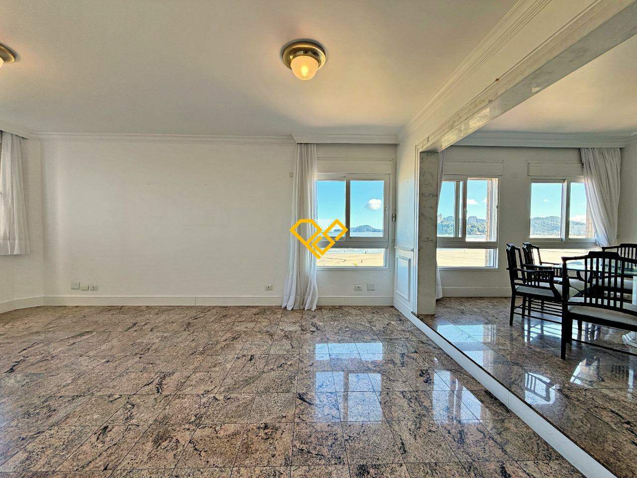 Apartamento à venda no José Menino: Sala