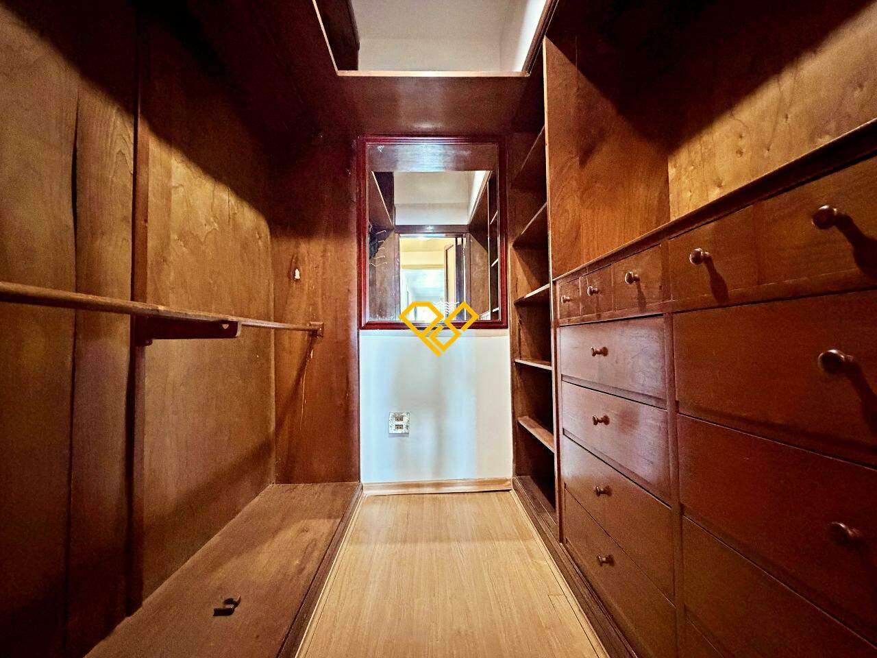 Apartamento à venda no José Menino: Closet