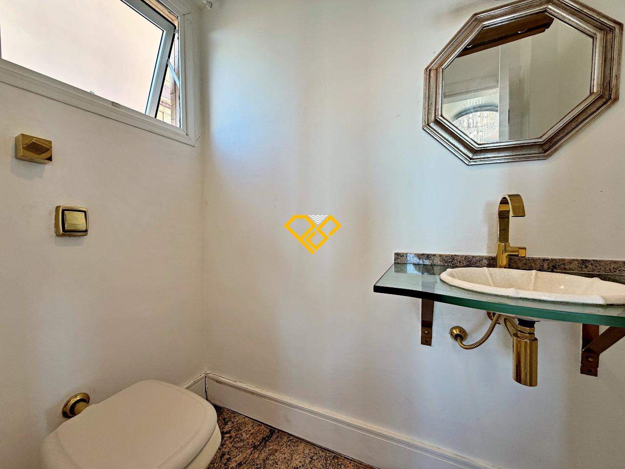 Apartamento à venda no José Menino: Lavabo