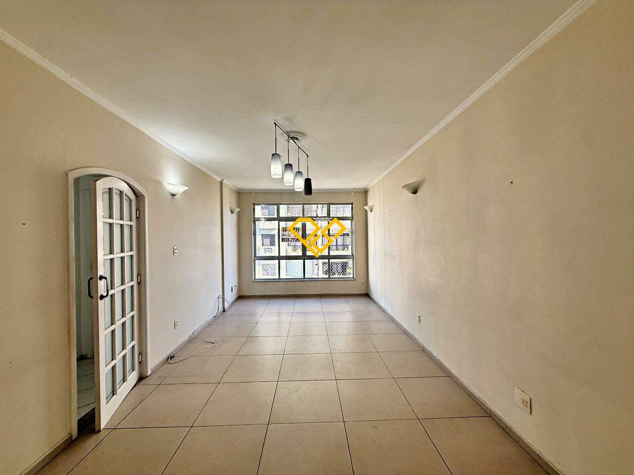 Apartamento à venda no Ponta da Praia: Sala