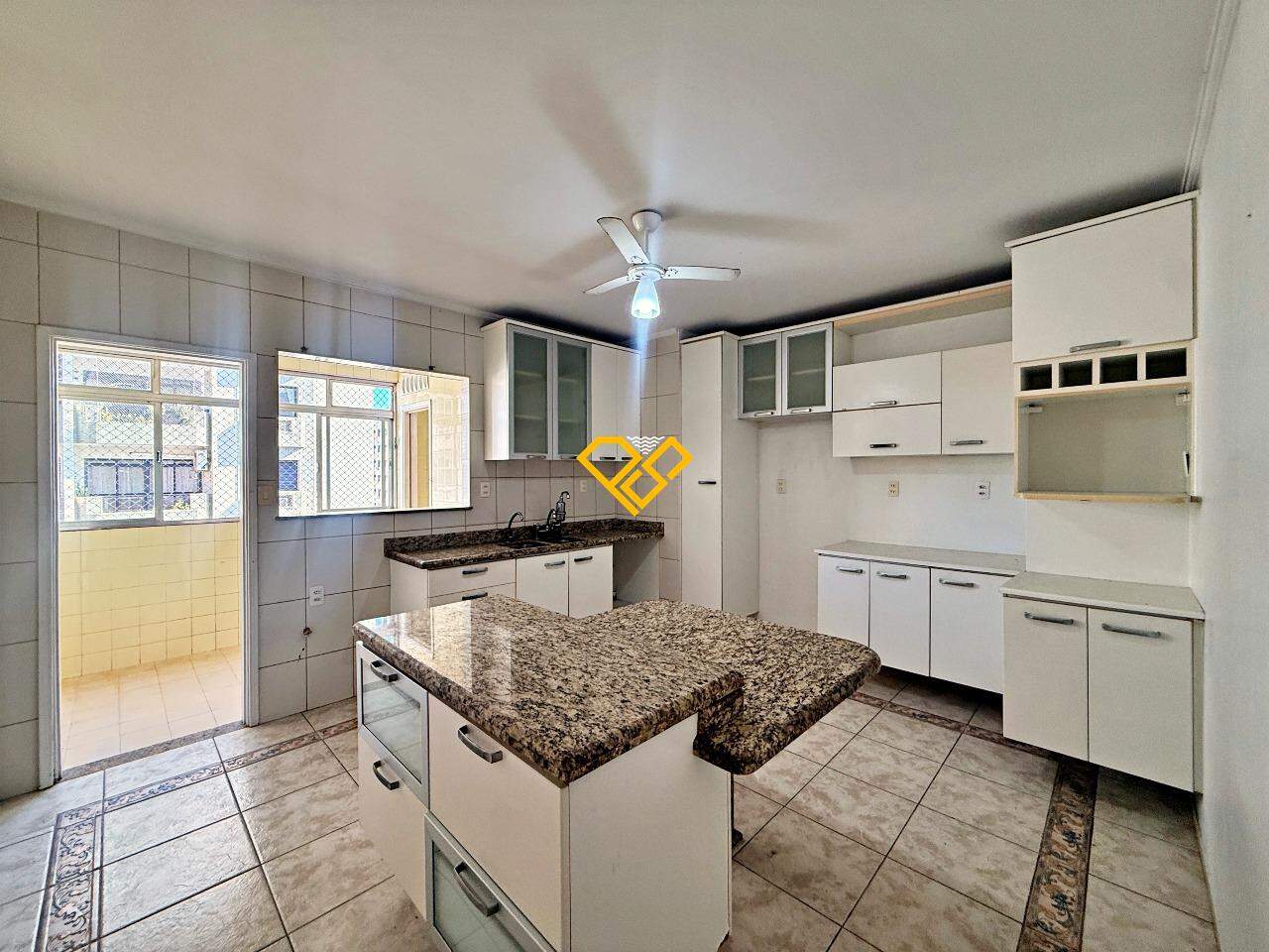 Apartamento à venda no Ponta da Praia: Cozinha