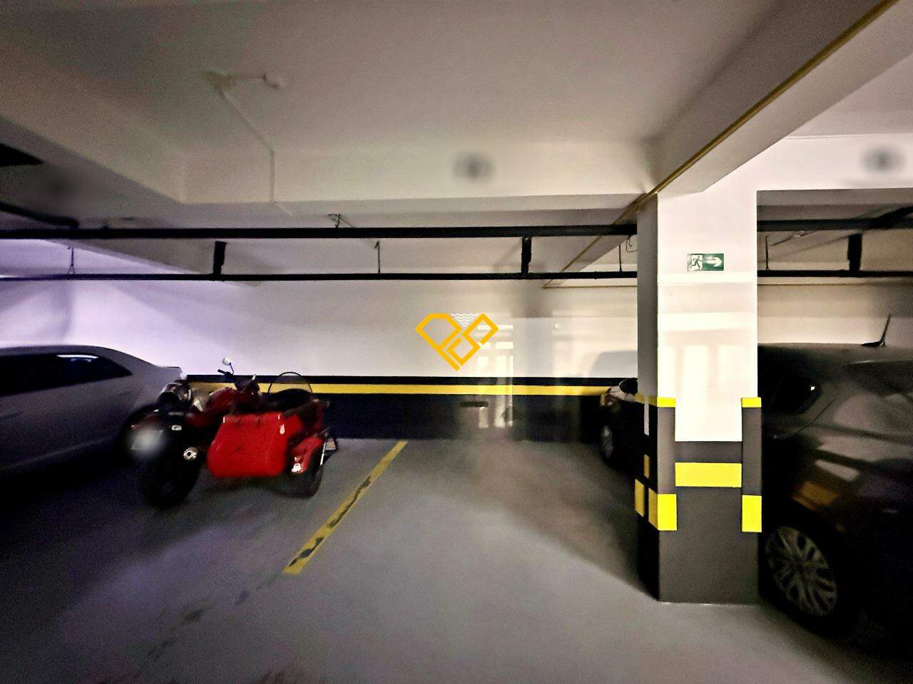 Apartamento à venda no Ponta da Praia: Garagem