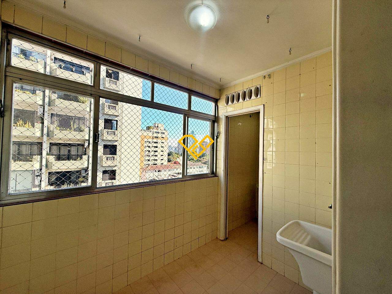 Apartamento à venda no Ponta da Praia: Área de serviço