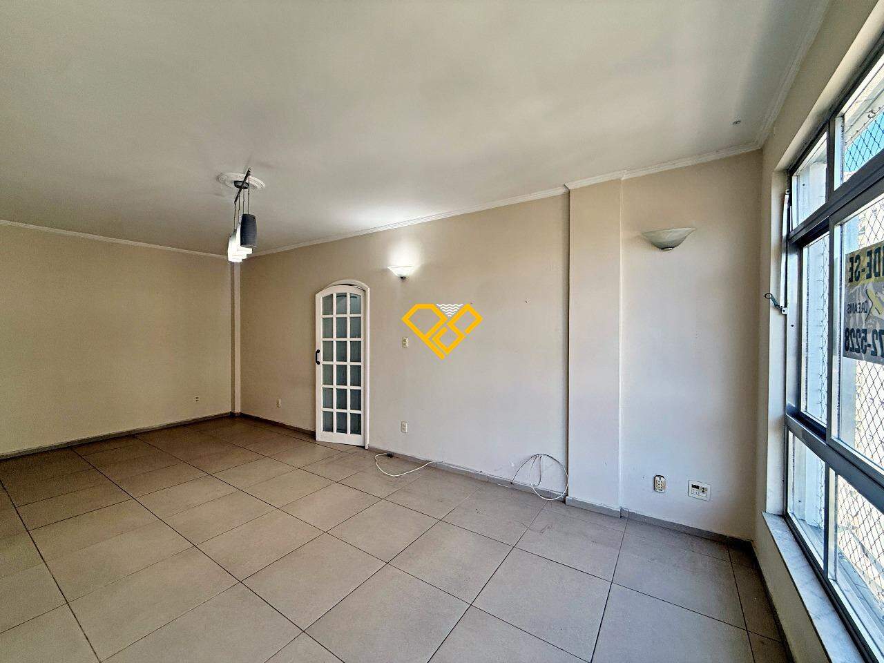 Apartamento à venda no Ponta da Praia: Sala