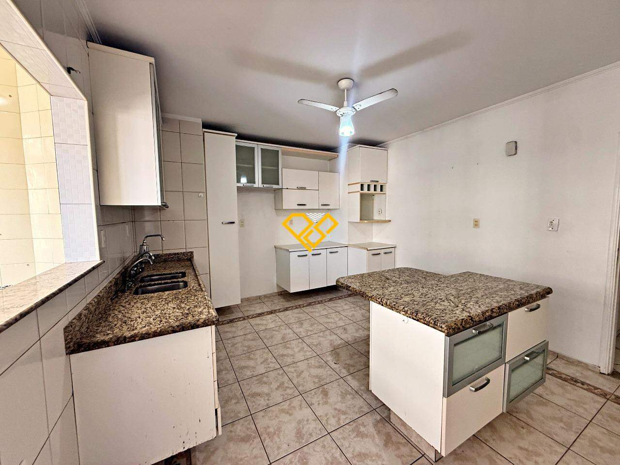 Apartamento à venda no Ponta da Praia: Cozinha