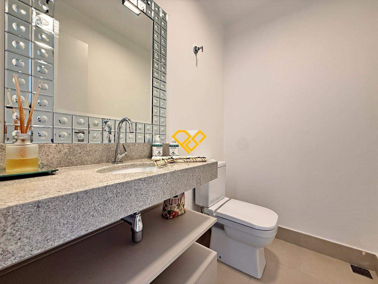 Apartamento à venda no Aparecida: Lavabo