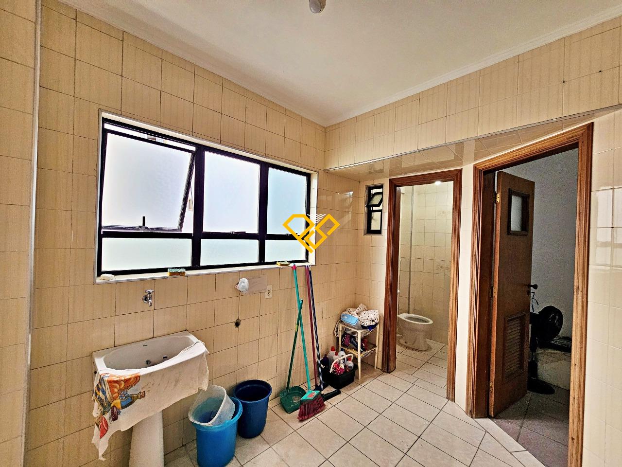 Apartamento à venda no Ponta da Praia: ÁRea de serviço