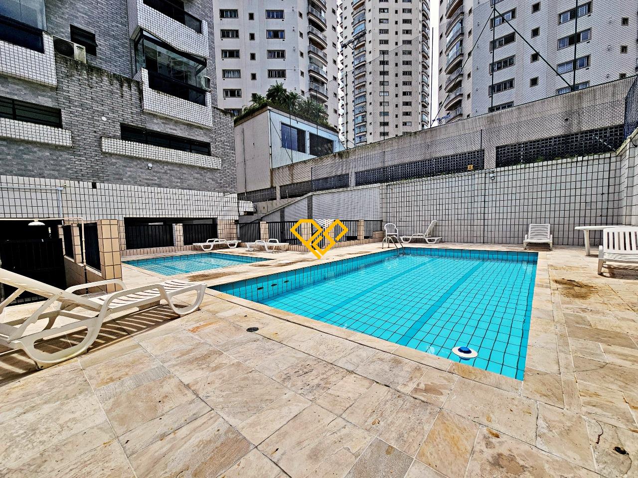 Apartamento à venda no Ponta da Praia: Lazer - piscina