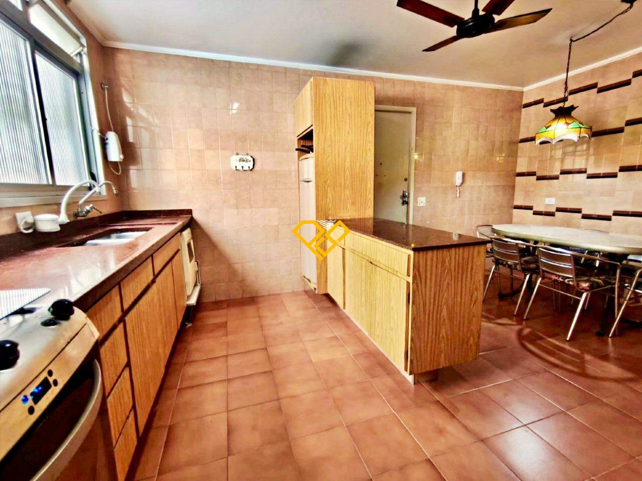 Apartamento à venda no Gonzaga: Cozinha