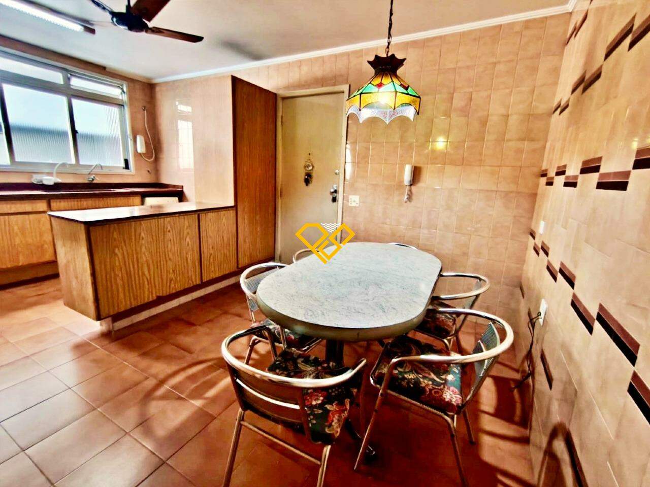 Apartamento à venda no Gonzaga: Cozinha