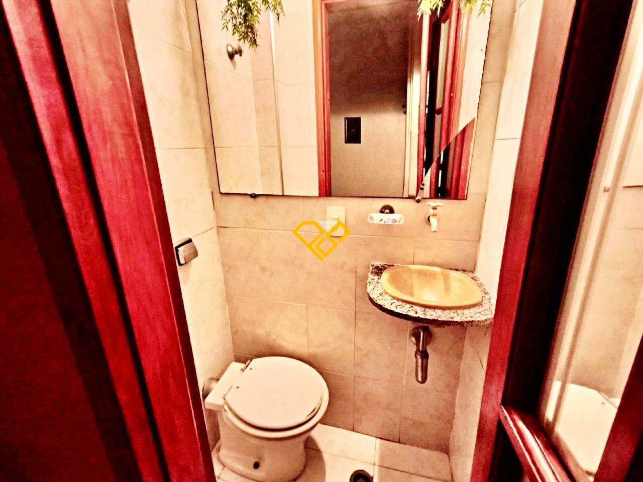 Apartamento à venda no Gonzaga: Lavabo