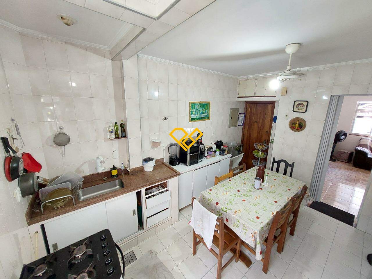Apartamento à venda no Gonzaga: Cozinha