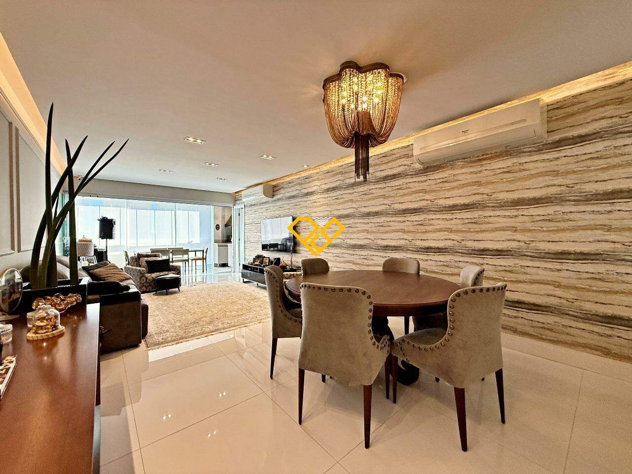 Apartamento à venda no Embaré: Sala