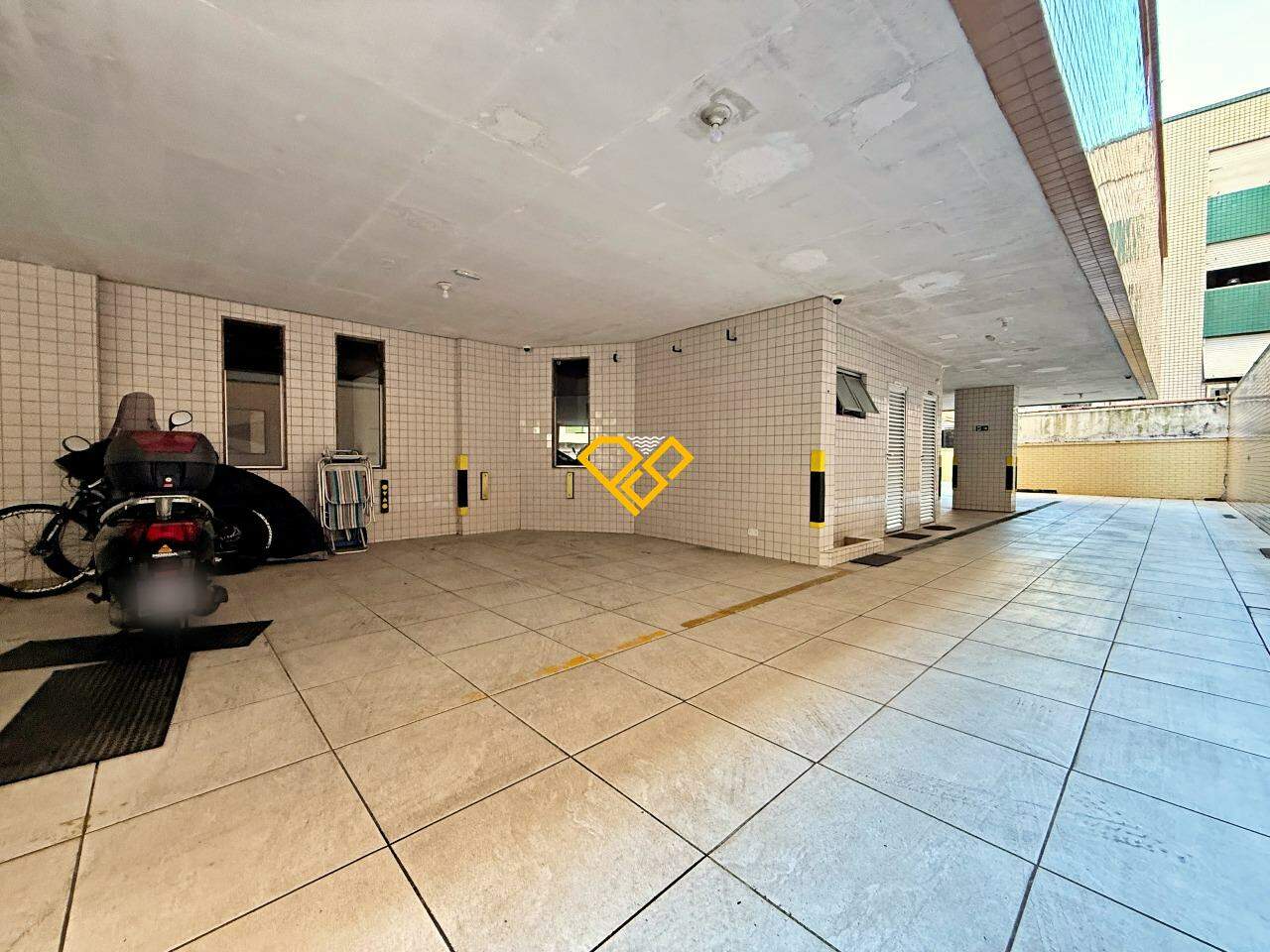 Apartamento à venda no Embaré: Garagem