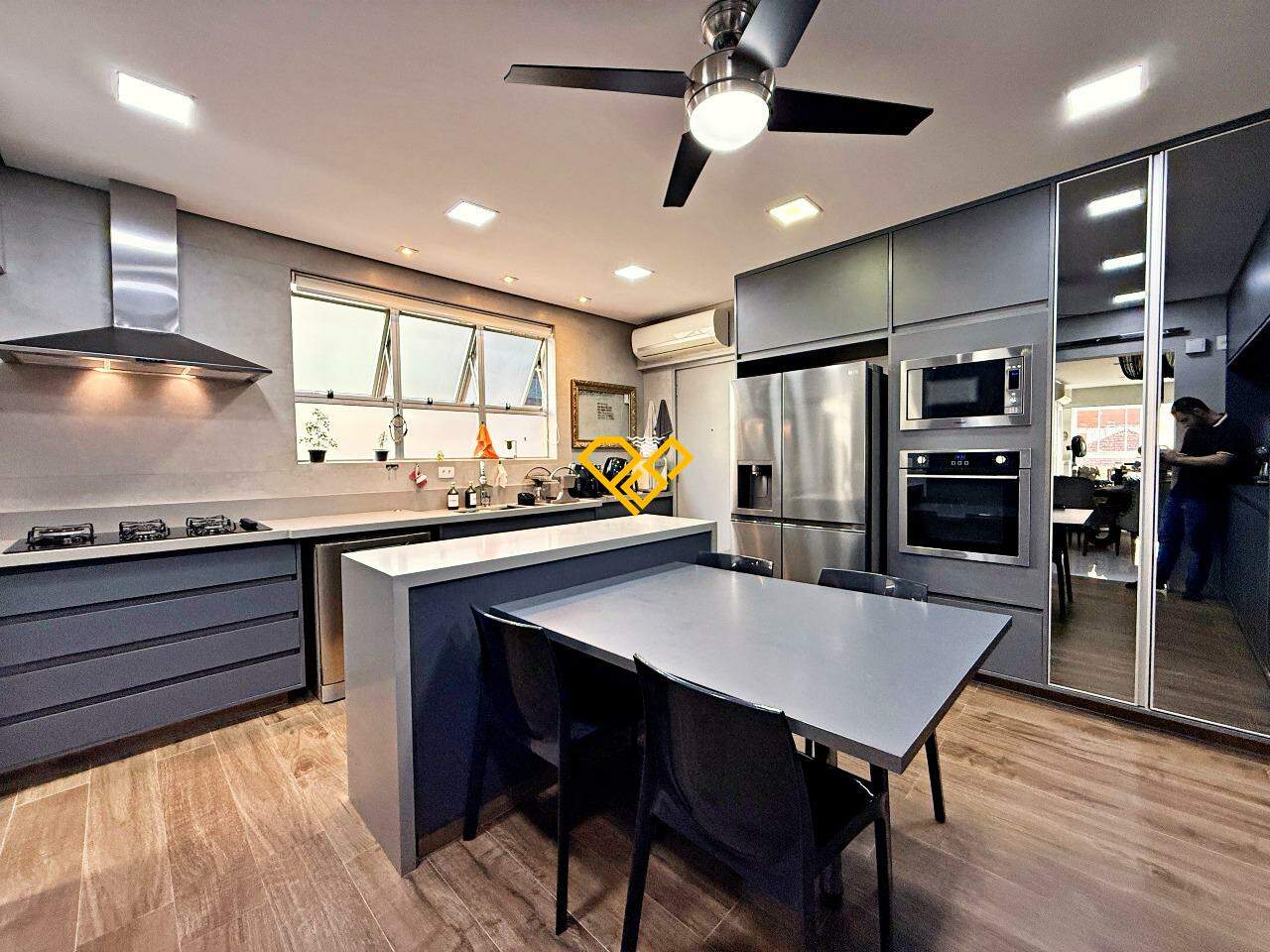 Apartamento à venda no Embaré: Cozinha