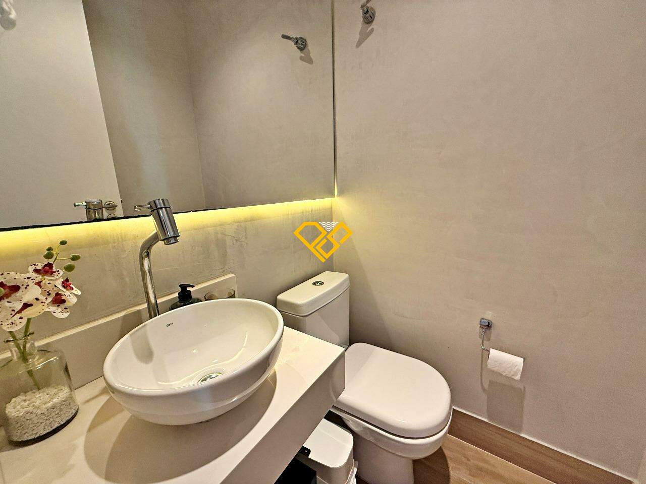 Apartamento à venda no Ponta da Praia: Lavabo