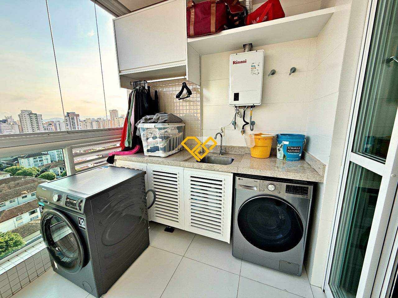 Apartamento à venda no Ponta da Praia: Dependência