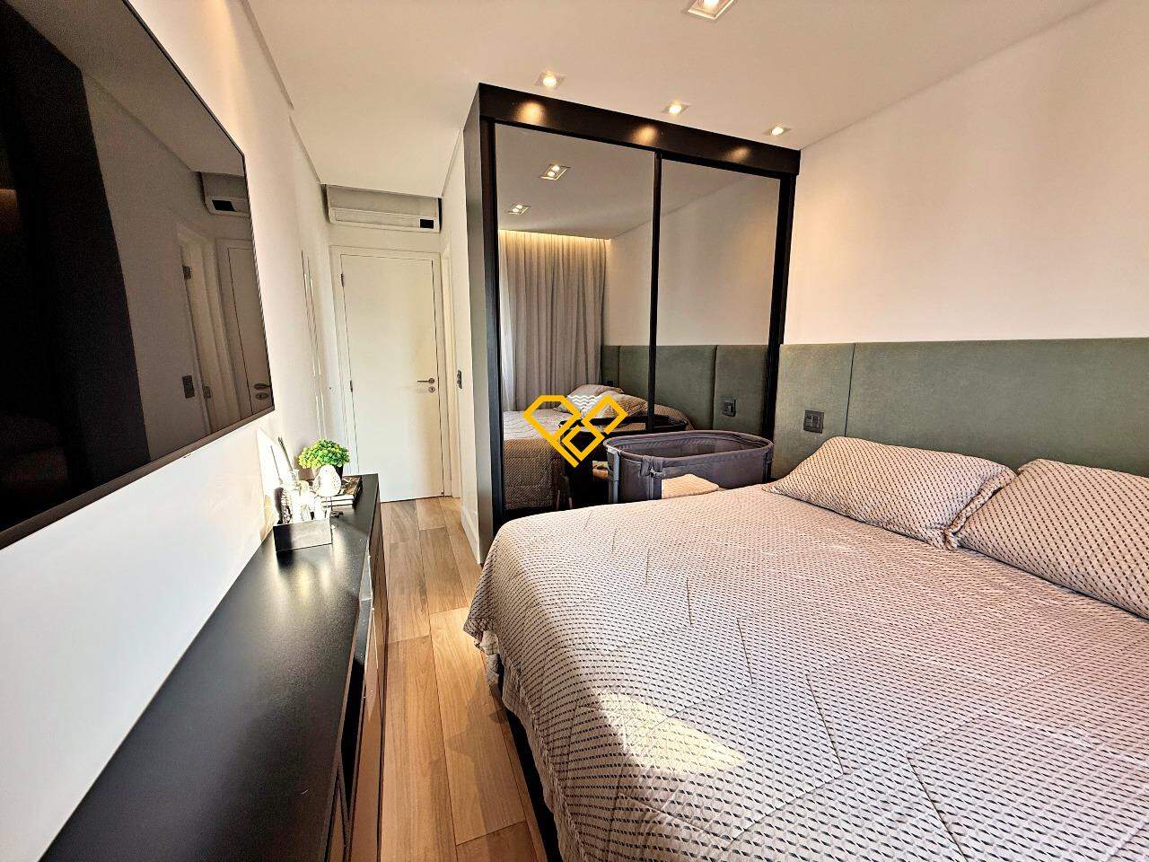 Apartamento à venda no Ponta da Praia: Suíte 1