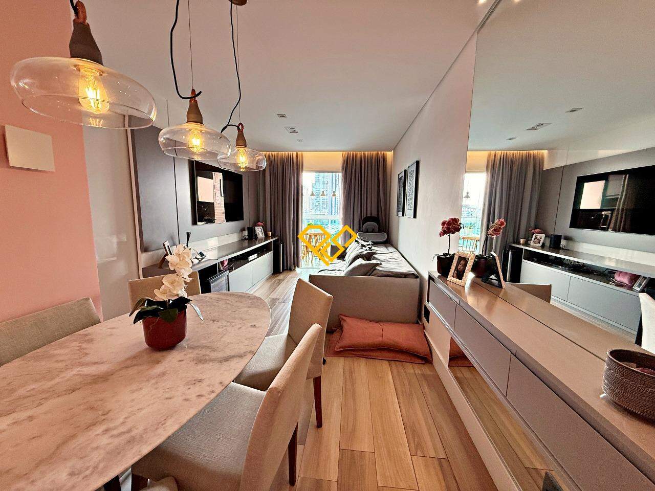 Apartamento à venda no Ponta da Praia: Sala